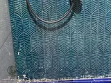 Shower with blue feather relief tiles (4)